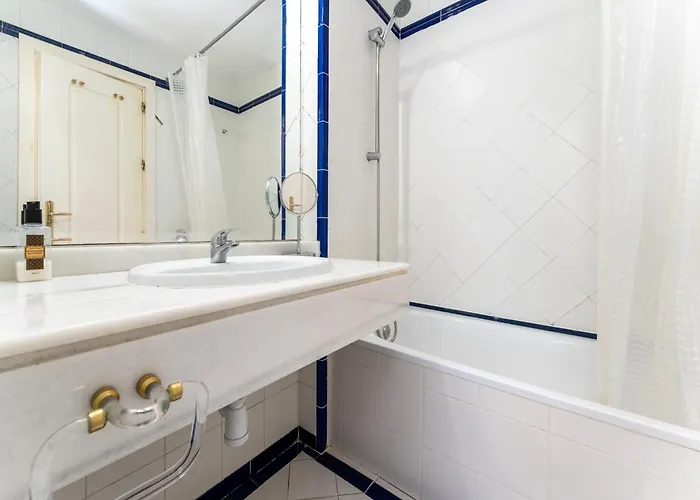 Near Near Watersports